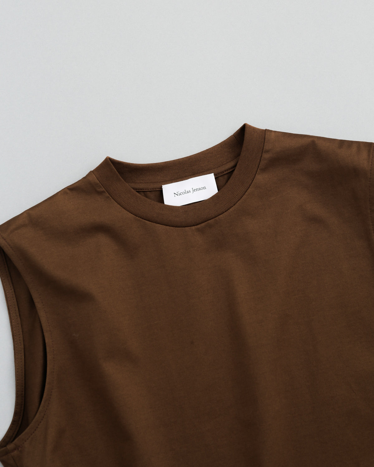 sleeveless / short
