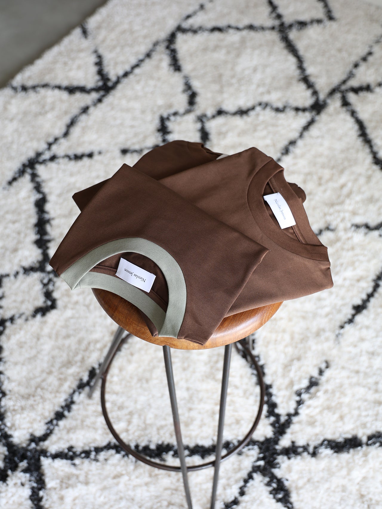 《予約5月上旬お届け》two tone crew neck t-shirt / short