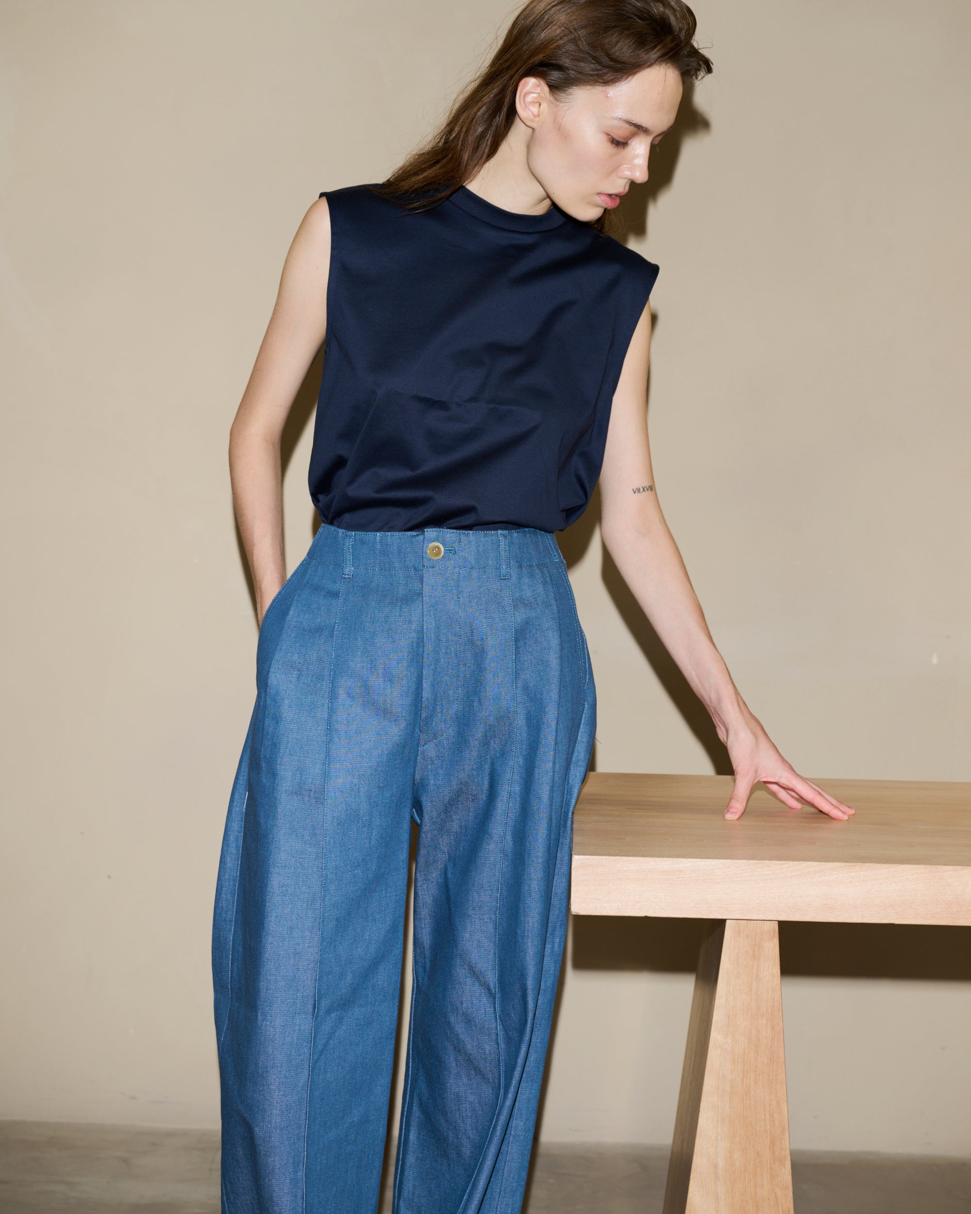 sleeveless / short