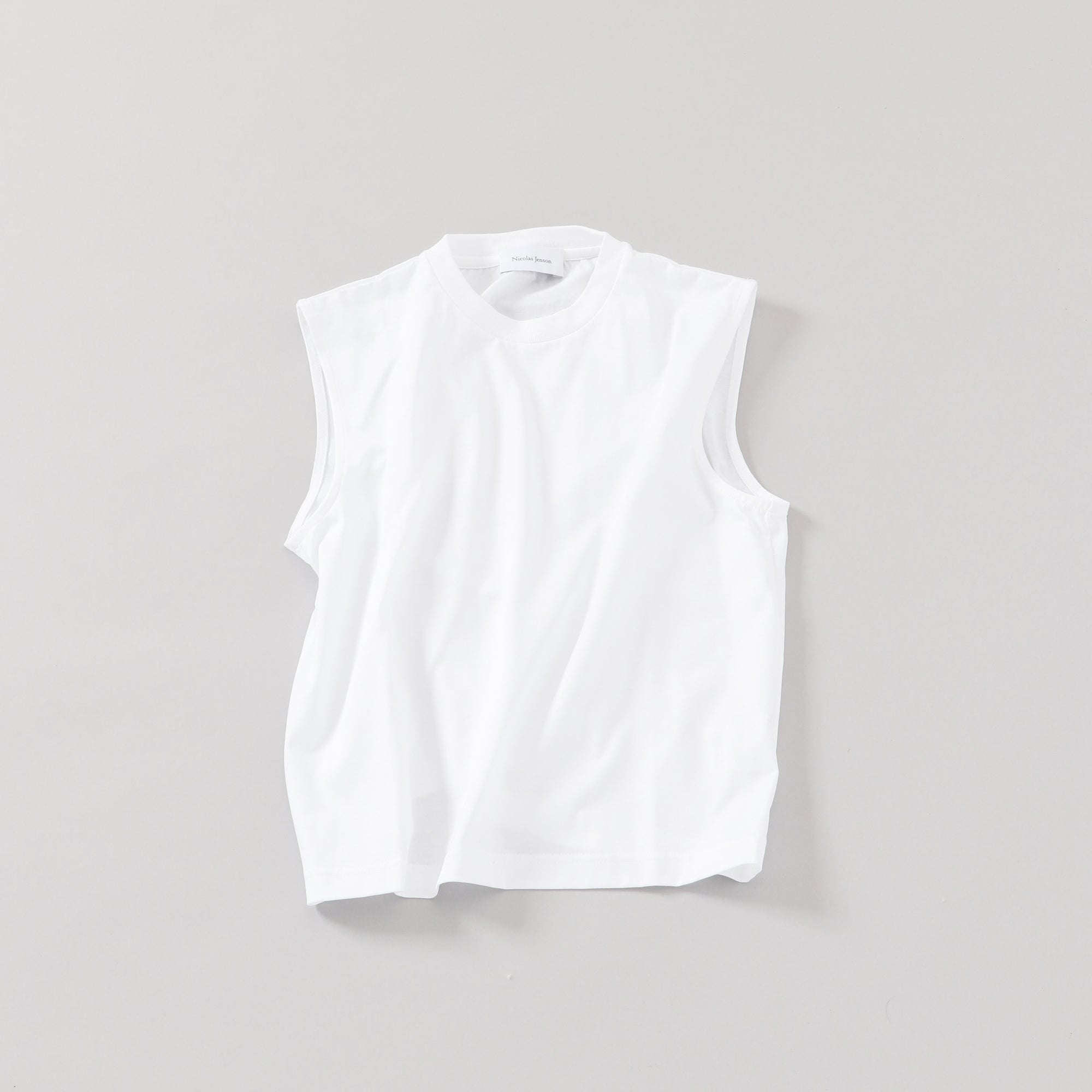 sleeveless / short