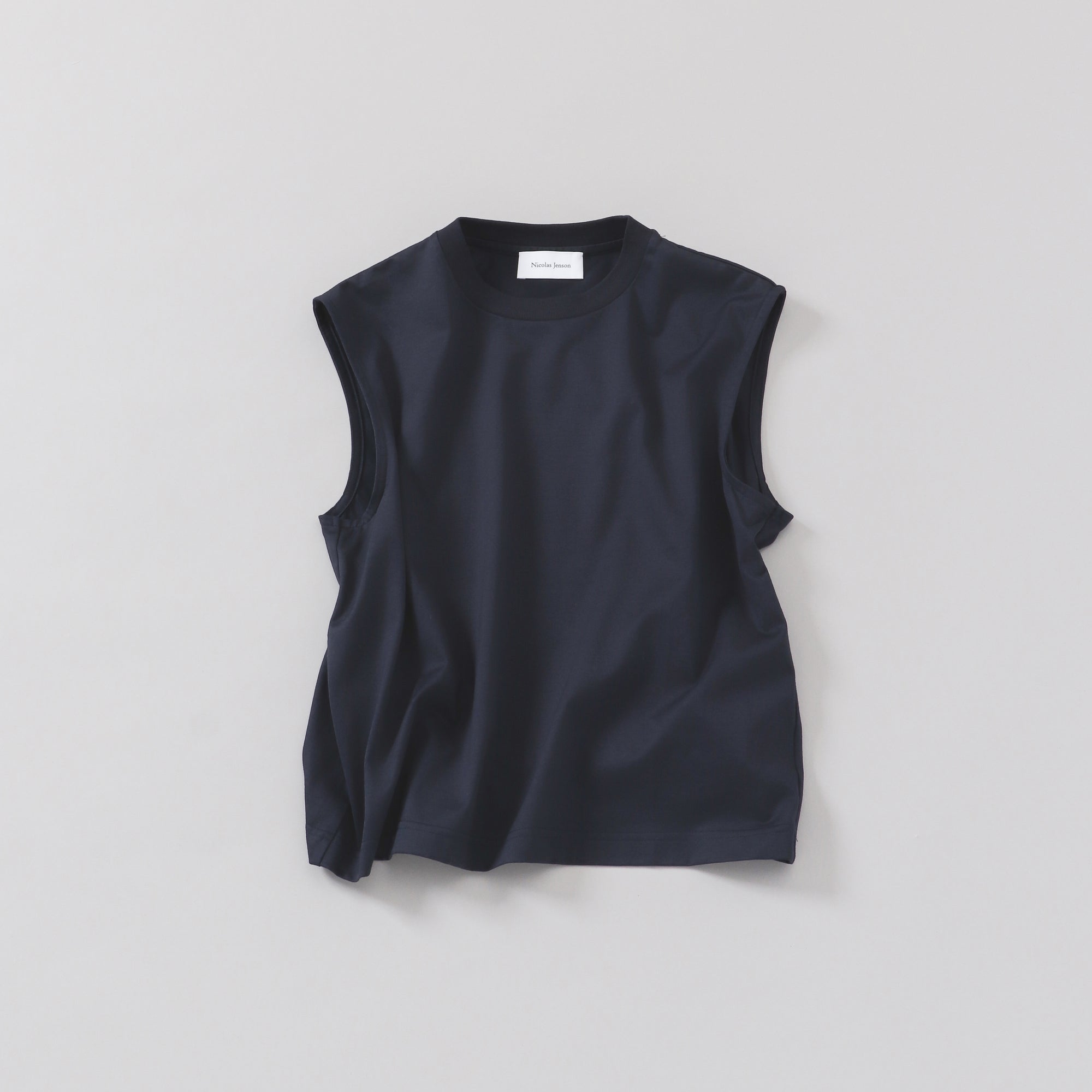 sleeveless / short