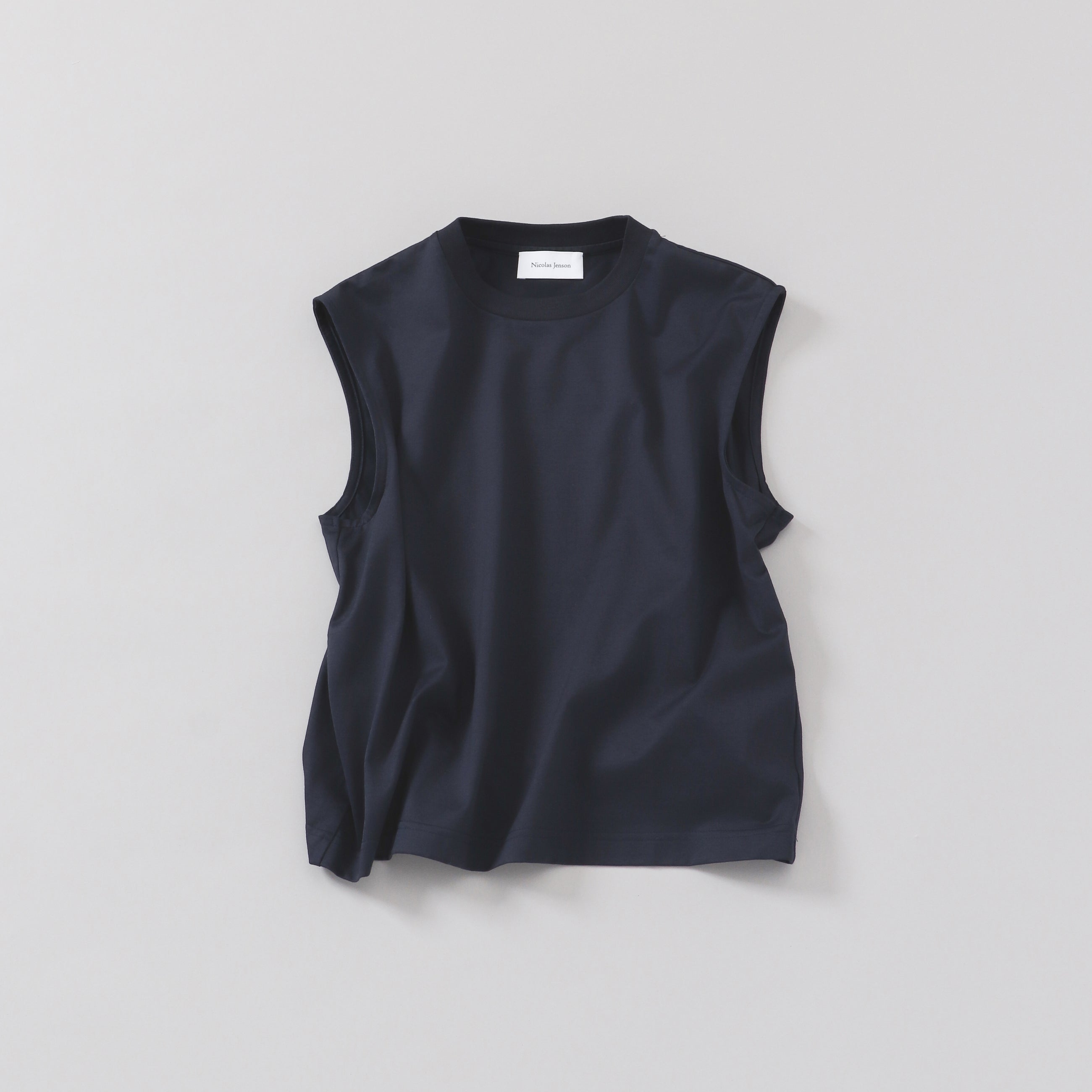 sleeveless / short