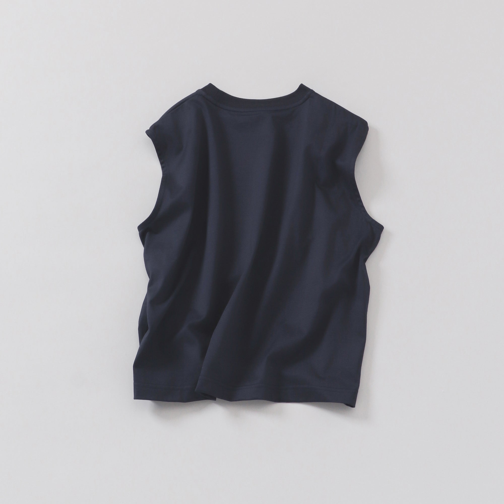 sleeveless / short