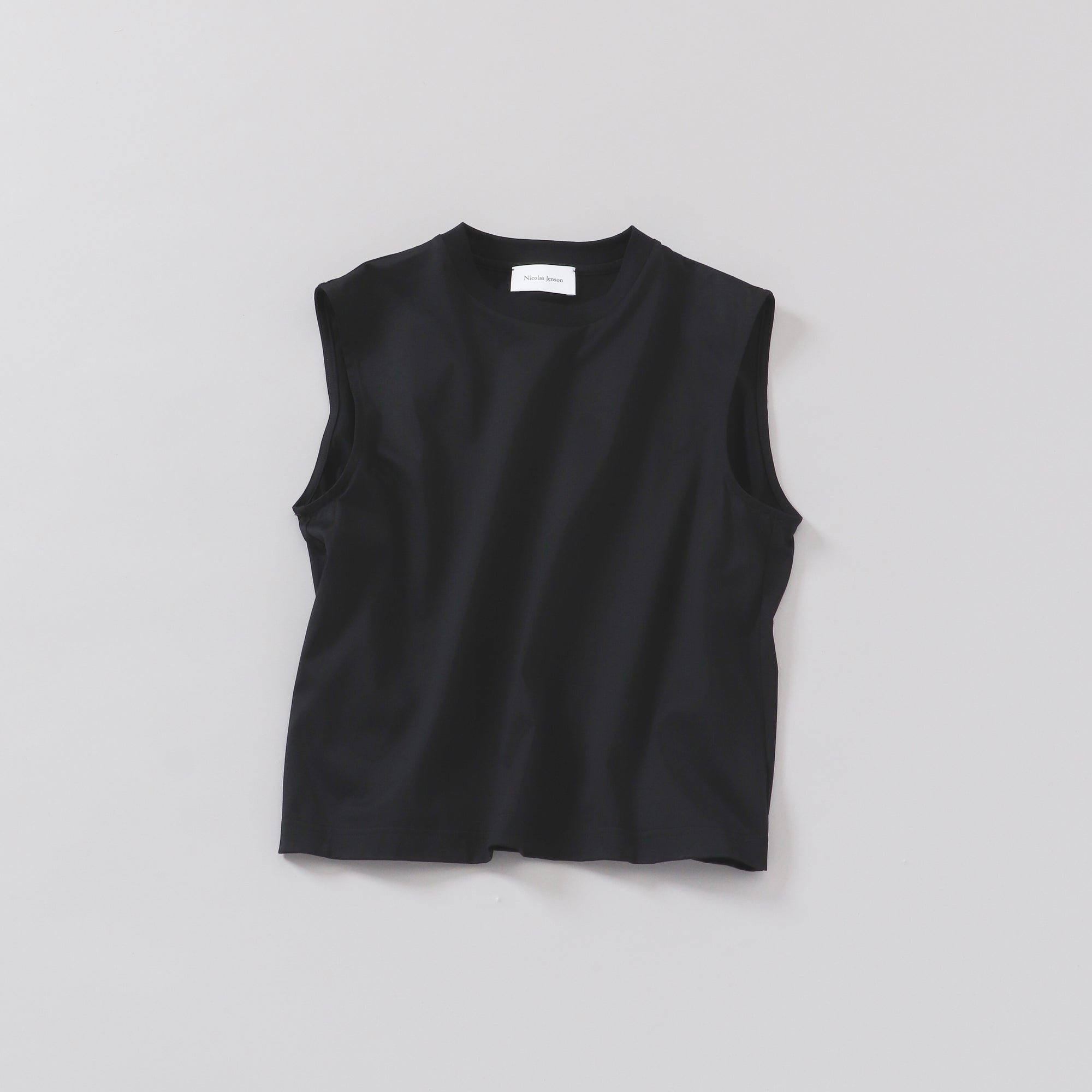 sleeveless / short