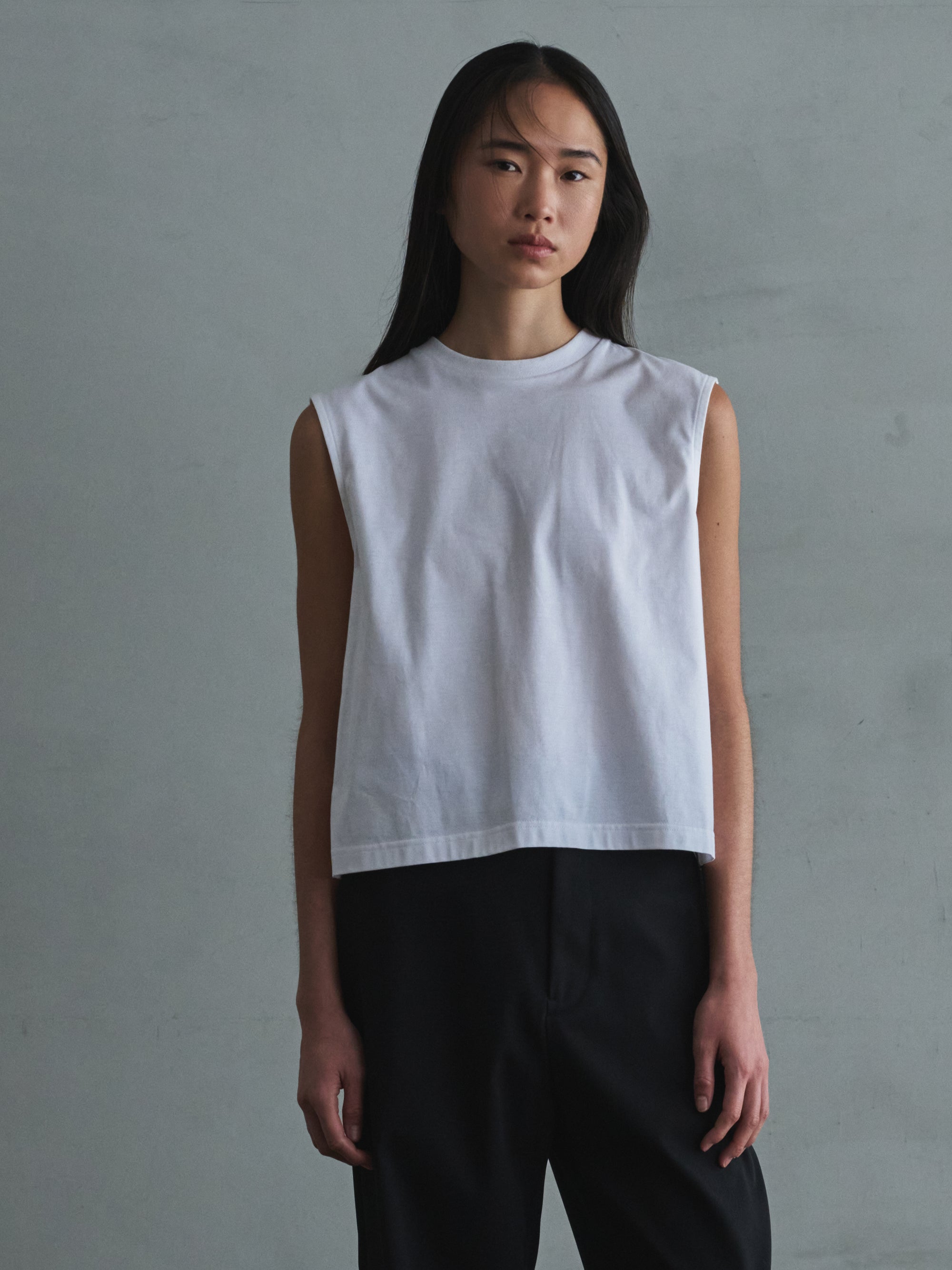 sleeveless / short