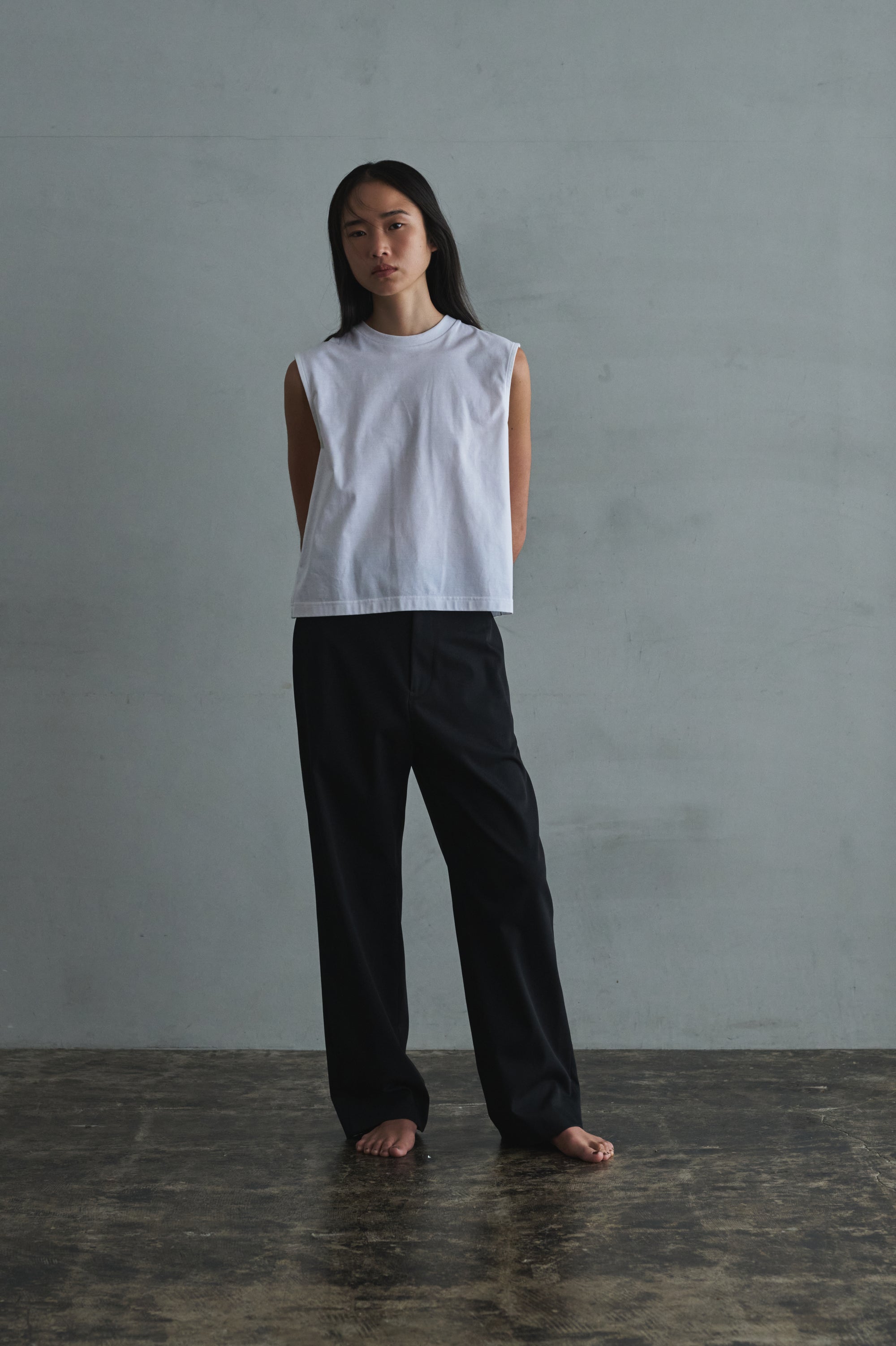 sleeveless / short